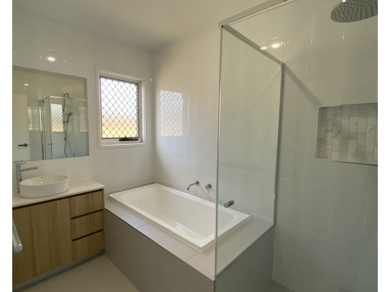 93 Edinburgh Crescent, Gleneagle QLD 4285