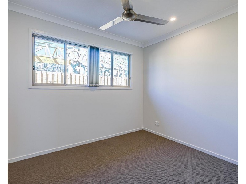 16 Stockyard Lane, Park Ridge QLD 4125