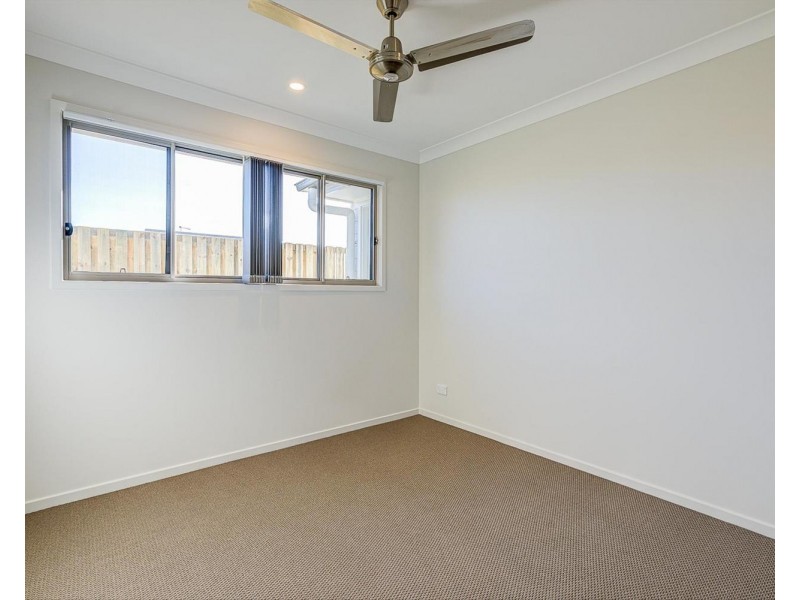 16 Stockyard Lane, Park Ridge QLD 4125
