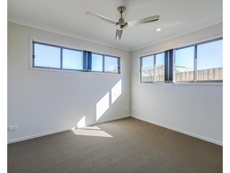 16 Stockyard Lane, Park Ridge QLD 4125