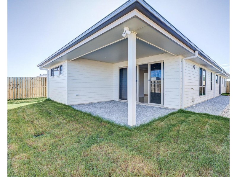 16 Stockyard Lane, Park Ridge QLD 4125