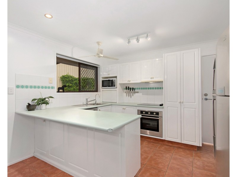 44 Camden Court, Helensvale QLD 4212