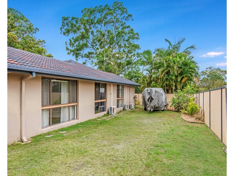 44 Camden Court, Helensvale QLD 4212