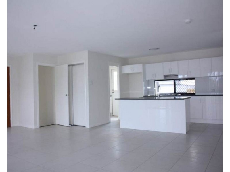 3 Mac Close, Oxenford QLD 4210