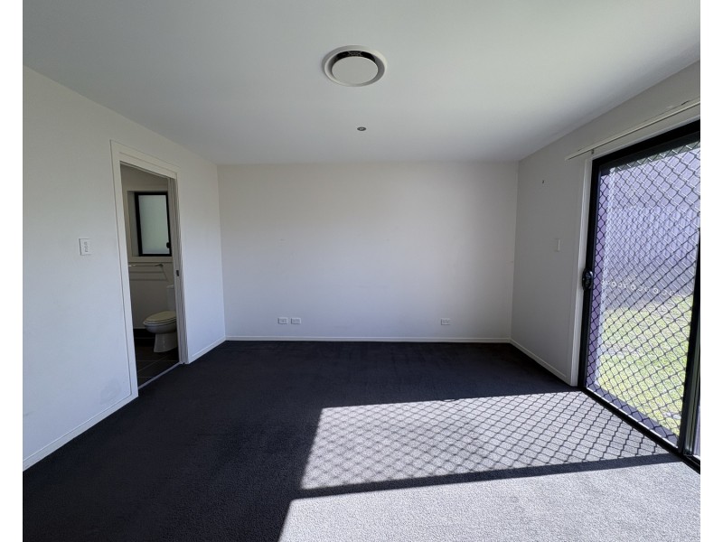 3 Mac Close, Oxenford QLD 4210