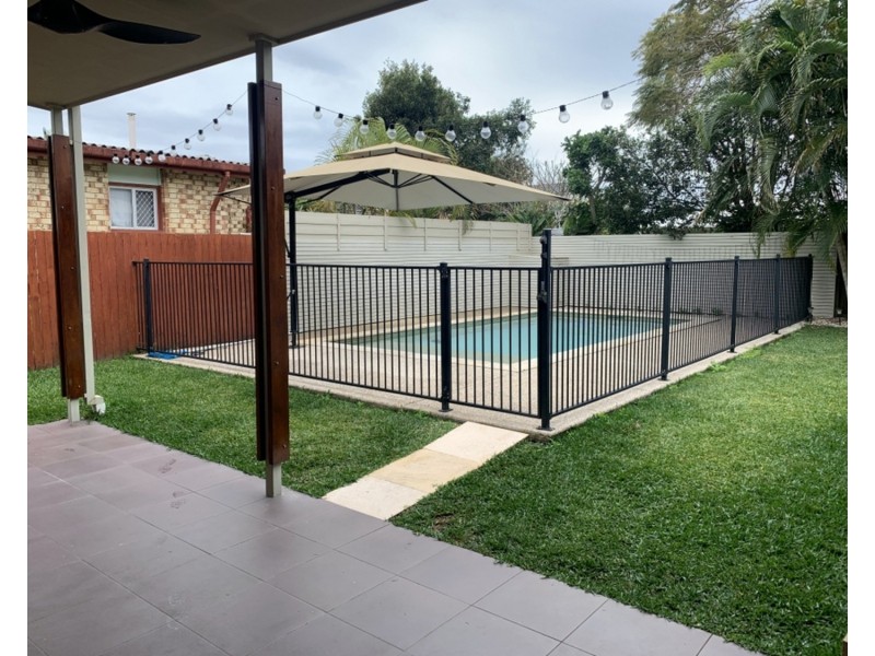30 Naranga Avenue, Broadbeach Waters QLD 4218