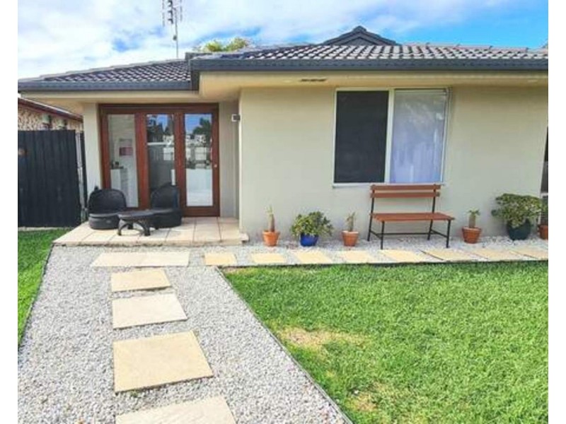 30 Naranga Avenue, Broadbeach Waters QLD 4218