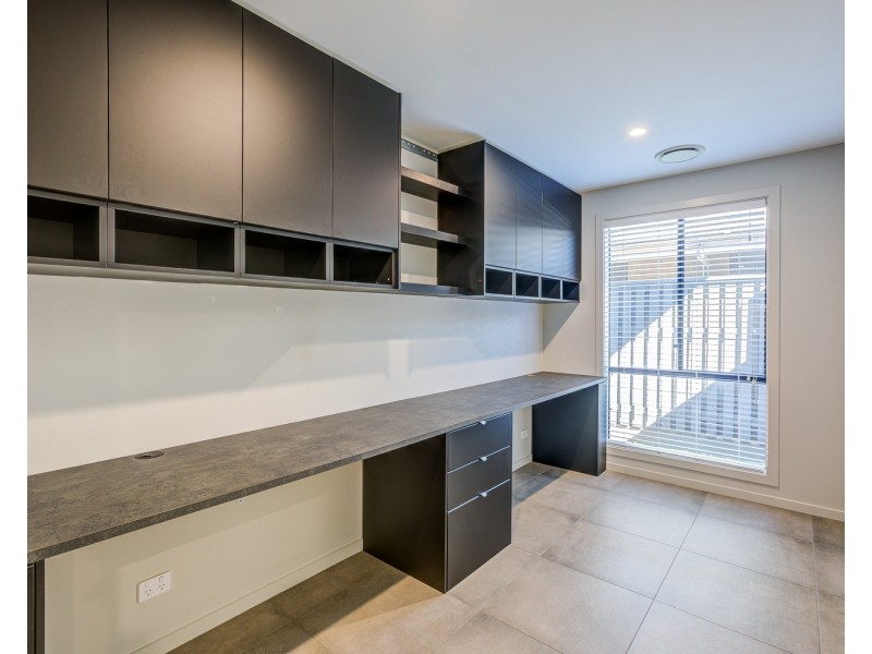 33 Mebbin Street, Pimpama QLD 4209