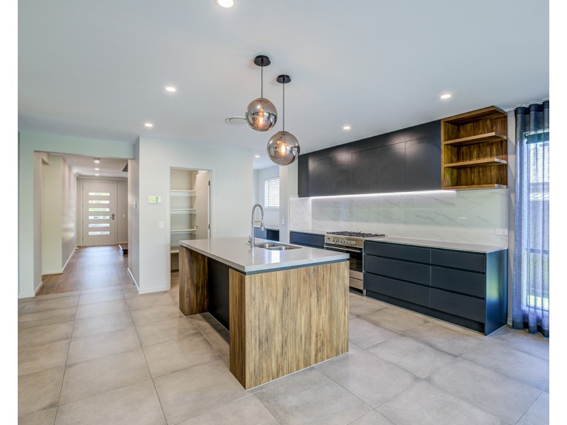 33 Mebbin Street, Pimpama QLD 4209