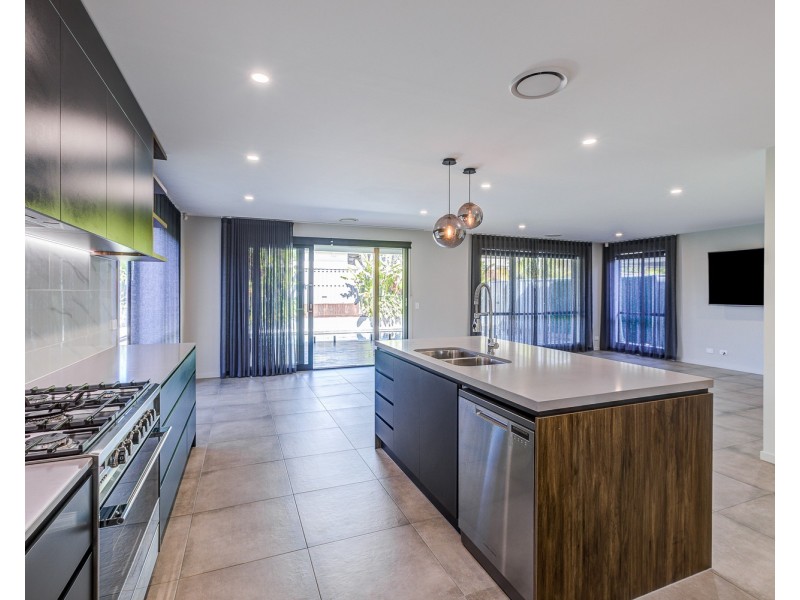 33 Mebbin Street, Pimpama QLD 4209