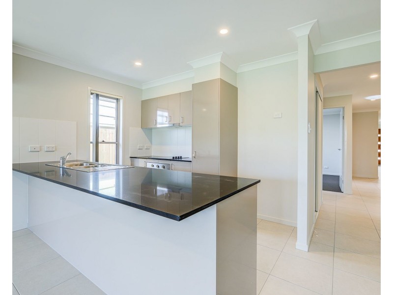 5 Selwyn Avenue, Park Ridge QLD 4125