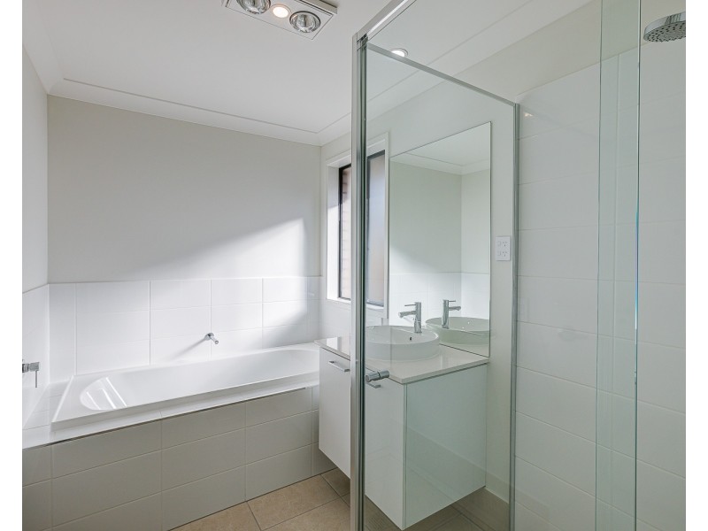 8 Rosemary Street, Greenbank QLD 4124