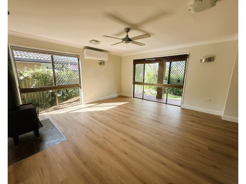 18 Ashford Road, Helensvale QLD 4212