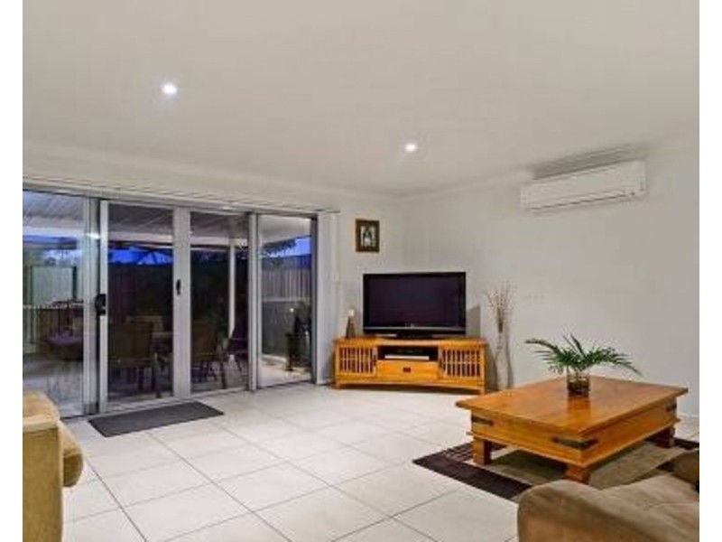 1/64 McAuley Parade, Pacific Pines QLD 4211