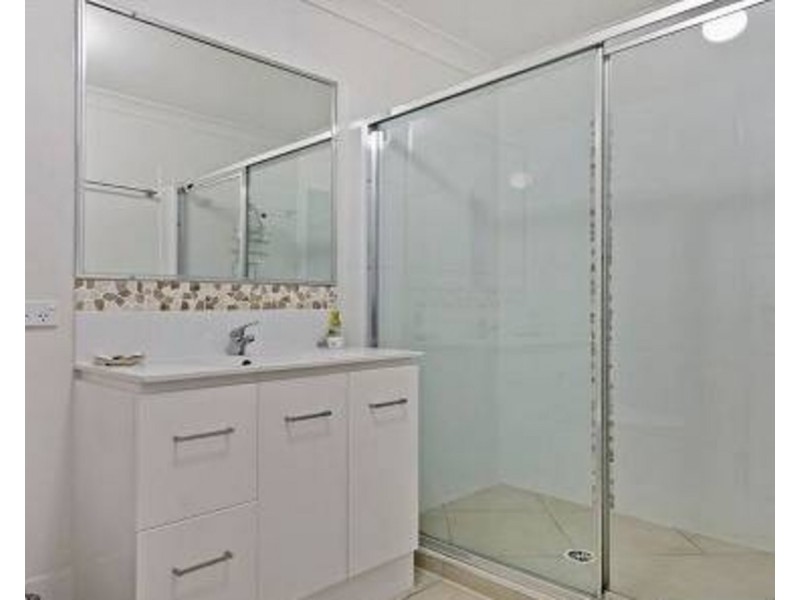 1/64 McAuley Parade, Pacific Pines QLD 4211