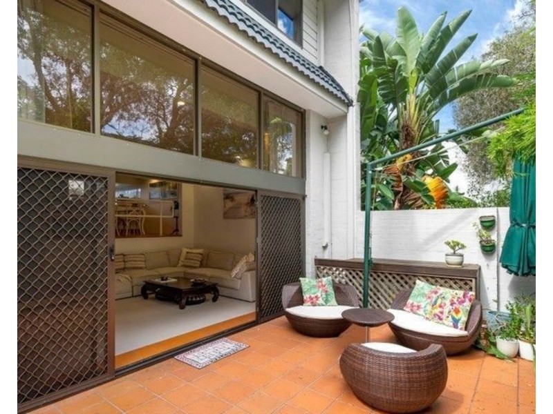 19/7 Campbell Street, Bundall QLD 4217