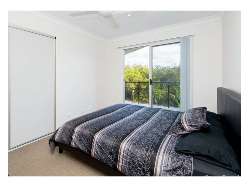 2/1 Shannonbrook Grove, Oxenford QLD 4210