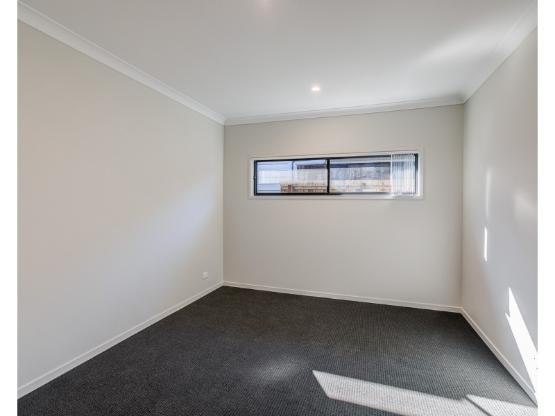 11 Raven Court, Park Ridge QLD 4125