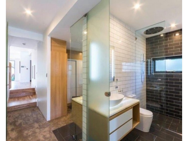 12 Neptune Court, Surfers Paradise QLD 4217