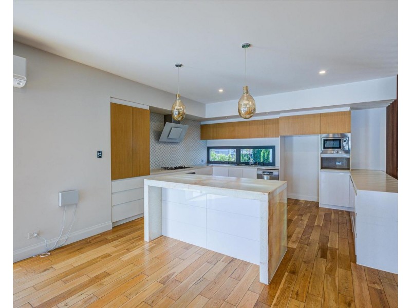 12 Neptune Court, Surfers Paradise QLD 4217