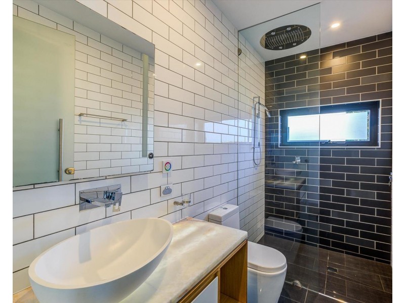 12 Neptune Court, Surfers Paradise QLD 4217