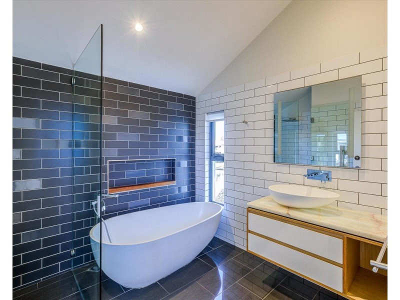 12 Neptune Court, Surfers Paradise QLD 4217
