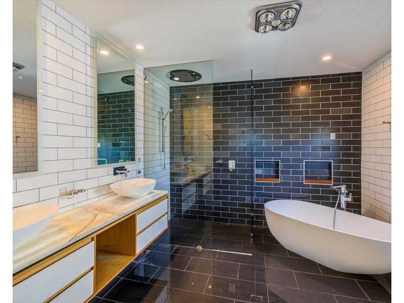 12 Neptune Court, Surfers Paradise QLD 4217