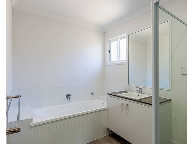 33 Dysart Drive, Holmview QLD 4207