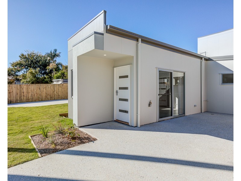 2/147B South Station Road, Silkstone QLD 4304