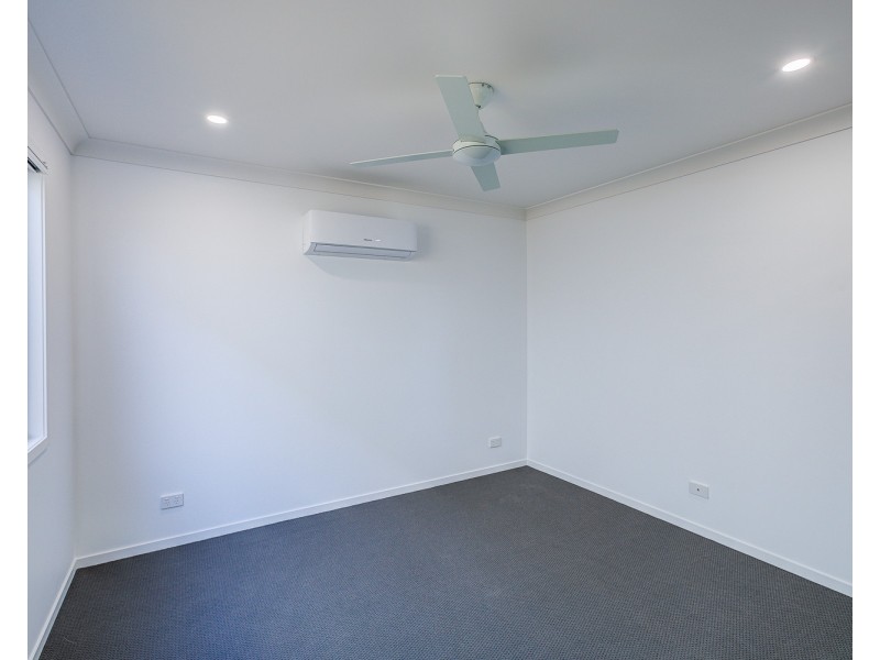 2/147B South Station Road, Silkstone QLD 4304