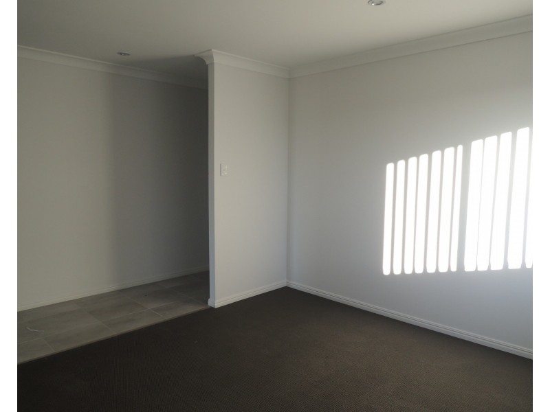 5 Sapphire Place, Pimpama QLD 4209