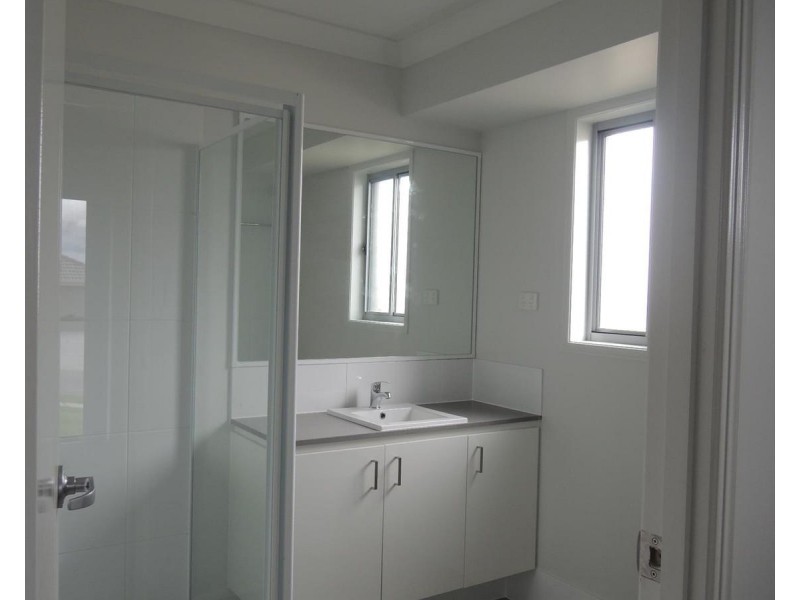 5 Sapphire Place, Pimpama QLD 4209