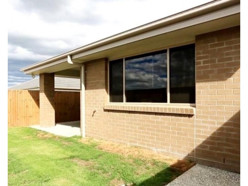 15 Woodrose Circuit, Pimpama QLD 4209