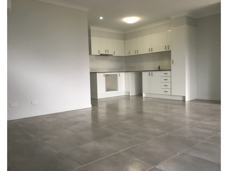 11 Hillsborough Place, Pimpama QLD 4209