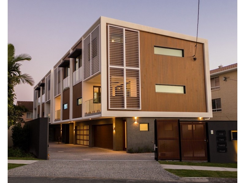 4/6 Mountain View Avenue, Miami QLD 4220