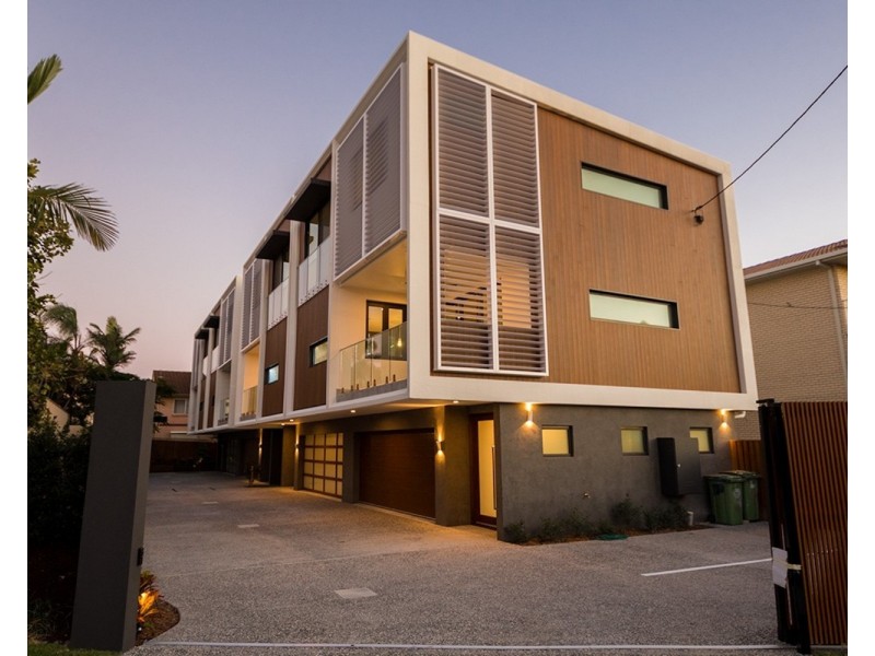 4/6 Mountain View Avenue, Miami QLD 4220