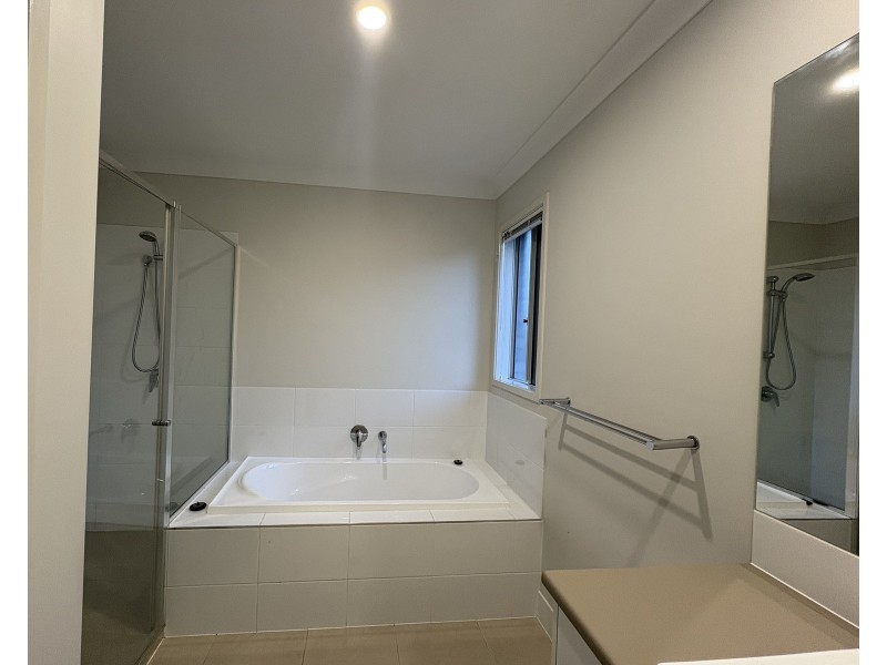 7 Imelda Way, Pimpama QLD 4209