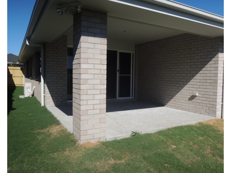 8  sapphire Place, Pimpama QLD 4209