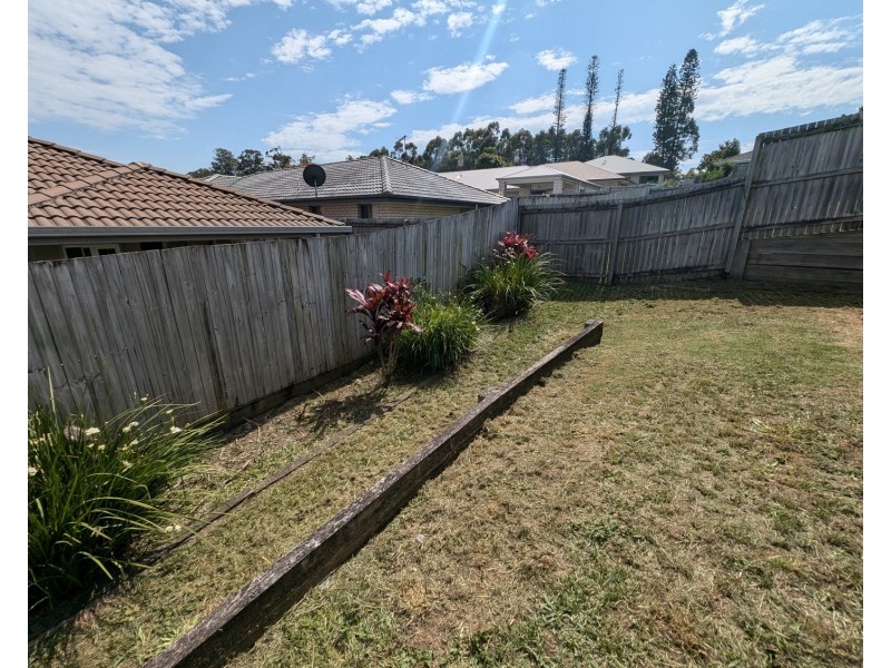 8  sapphire Place, Pimpama QLD 4209