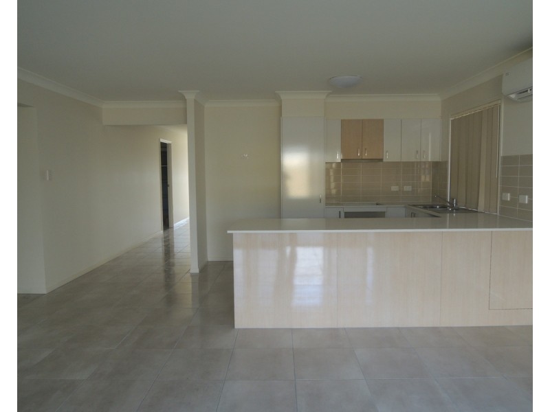 3 Sapphire Place, Pimpama QLD 4209