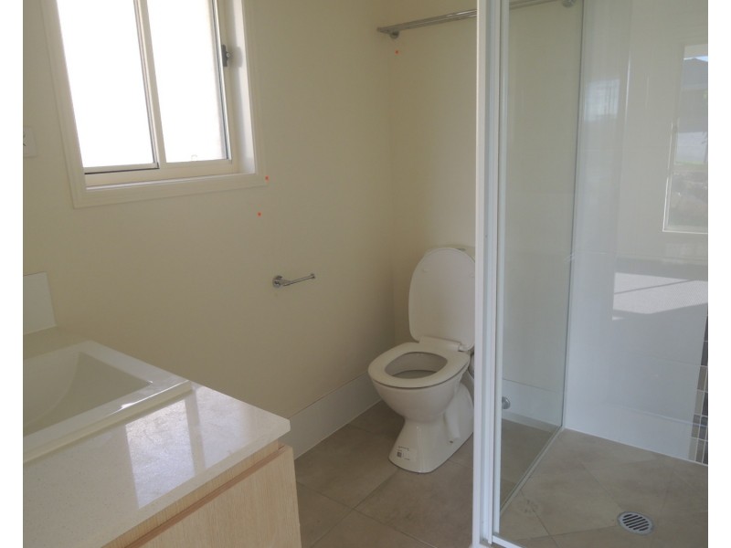 3 Sapphire Place, Pimpama QLD 4209