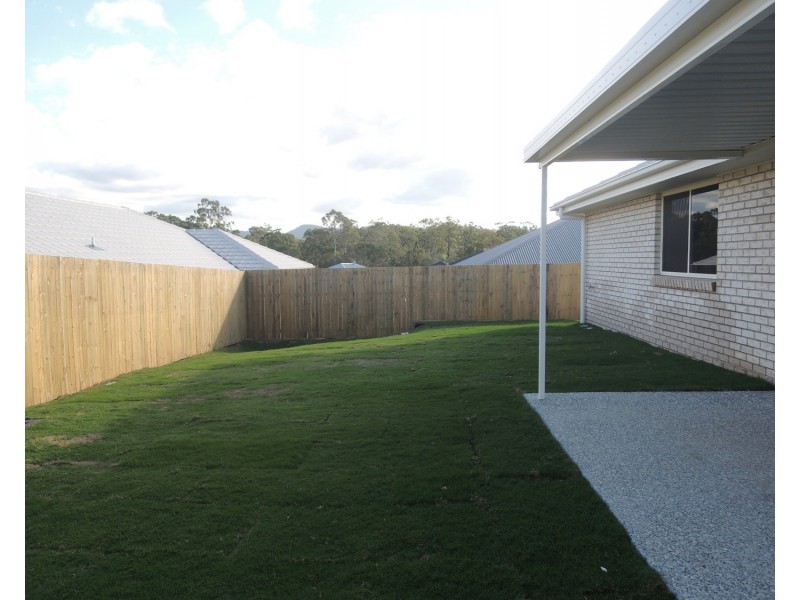 3 Sapphire Place, Pimpama QLD 4209