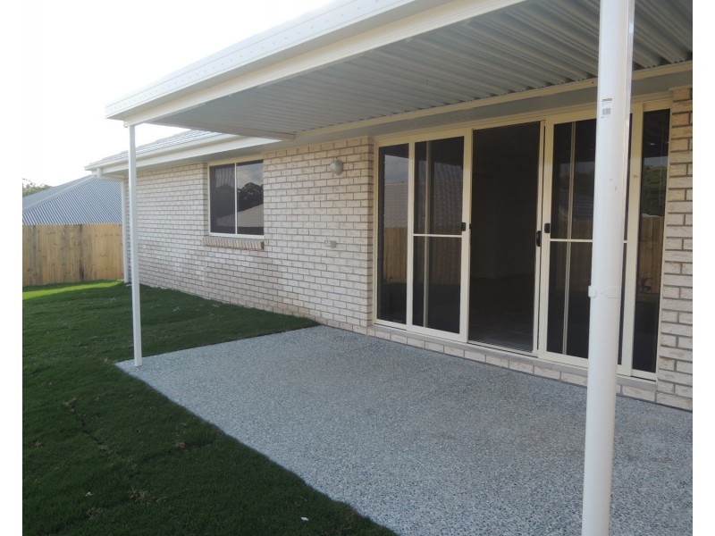 3 Sapphire Place, Pimpama QLD 4209