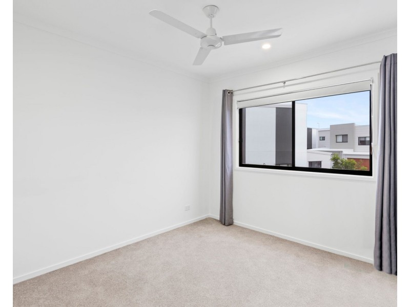 23/4 Harmony Street, Pimpama QLD 4209