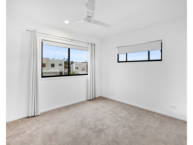 23/4 Harmony Street, Pimpama QLD 4209