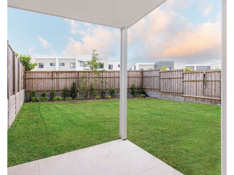 23/4 Harmony Street, Pimpama QLD 4209