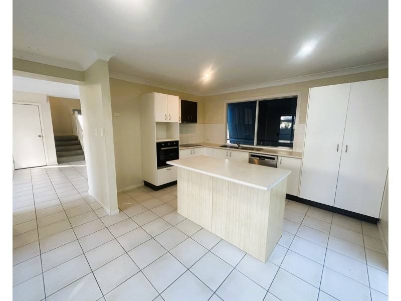 21 Norfolk Drive, Pacific Pines QLD 4211