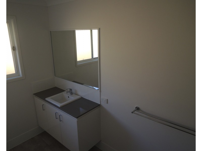 19 John Crescent, Pimpama QLD 4209
