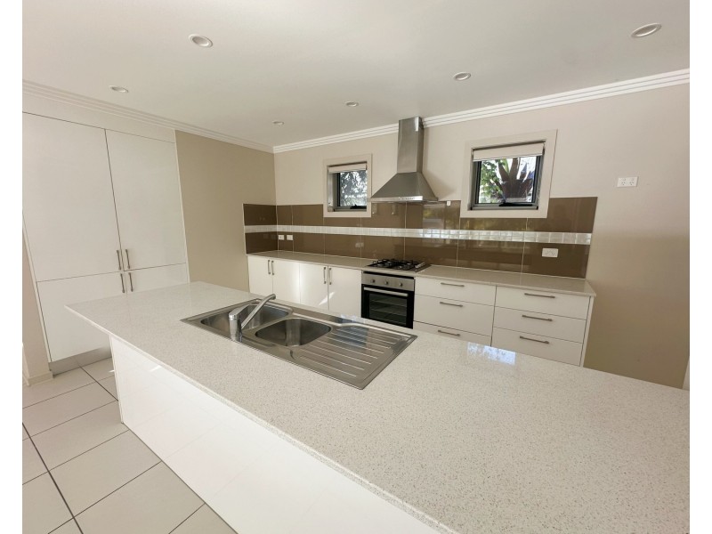 37a Diamantina Circuit, Pacific Pines QLD 4211