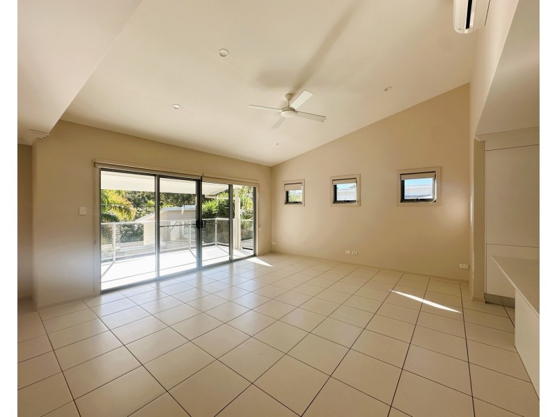 37a Diamantina Circuit, Pacific Pines QLD 4211